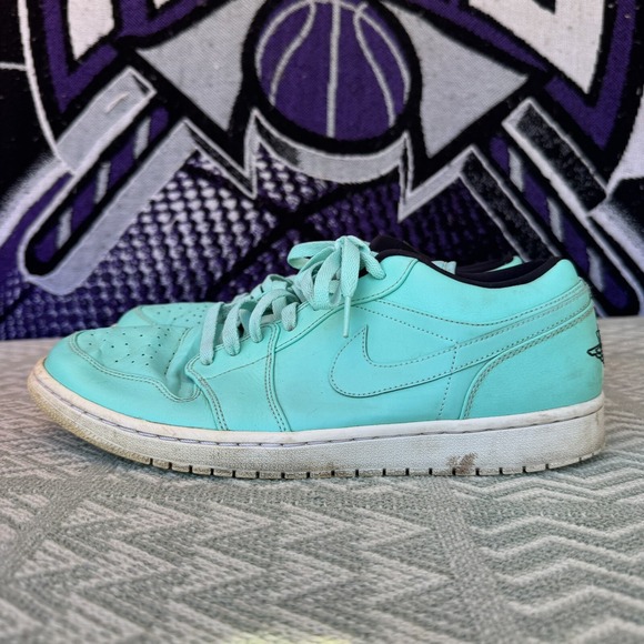 Size 11.5 - Nike Men Jordan Retro Low Turquoise Solid Leather Shoe AJ1 - Picture 1 of 9